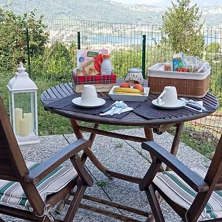 La Dimora Dei Due Laghi 住宿加早餐酒店 *